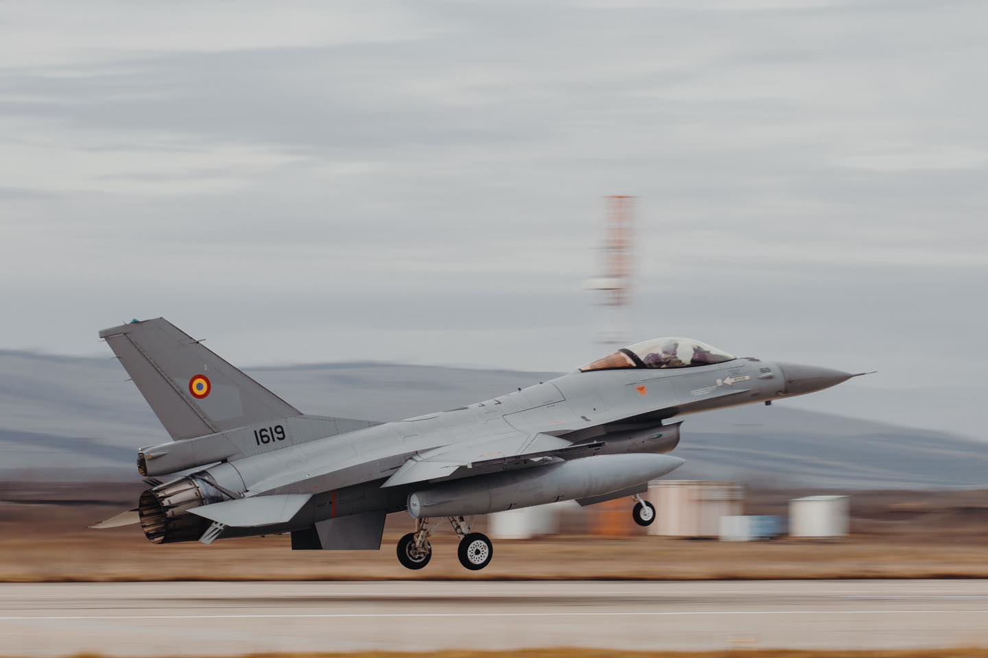 A doua escadrilă de F-16 a României este completă